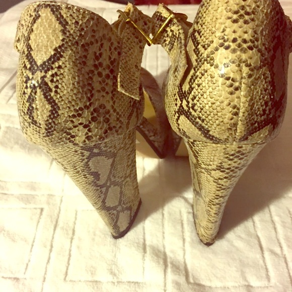 Pierre Dumas Shoes - Lady’s pumps. 2 for. $15